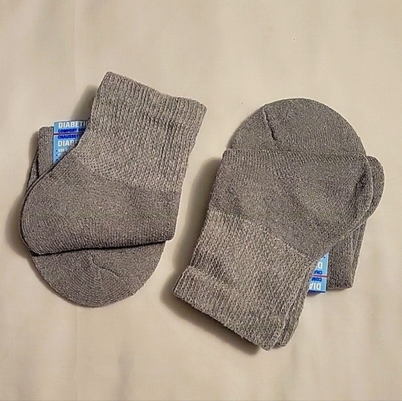NEW 4 Pair Men's Diabetic Comfort Quarter Socks - Picture 10 of 16